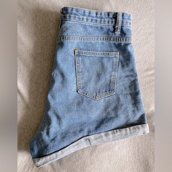Women’s High Waisted Denim Shorts - Shein Denim Shorts - Women’s XL Denim Shorts - Picture 3 of 6